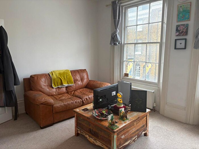 1 Bedroom Flat To Rent In Castle Street, Dover, CT16
