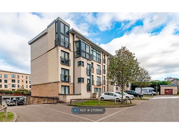 2 Bedroom Flat To Rent In Colonsay Close, Edinburgh, EH5