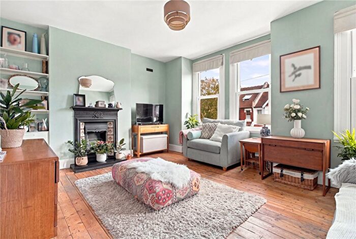 3 Bedroom Flat For Sale In Penwortham Road, London, SW16