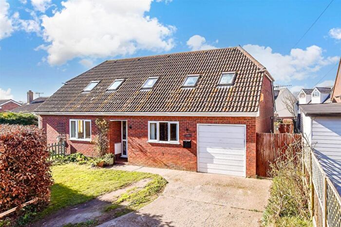 4 Bedroom Detached House For Sale In Bobbin Lodge Hill, Chartham, Canterbury, Kent, CT4