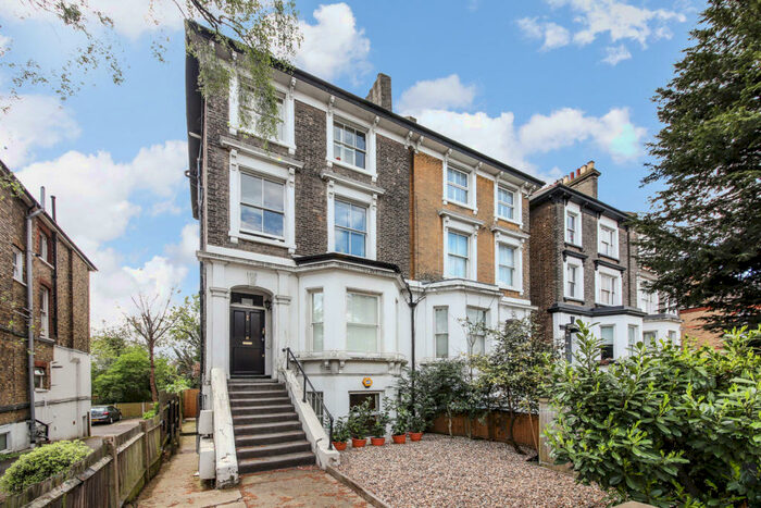 2 Bedroom Ground Maisonette To Rent In Thurlow Park Road, Dulwich, London, SE21
