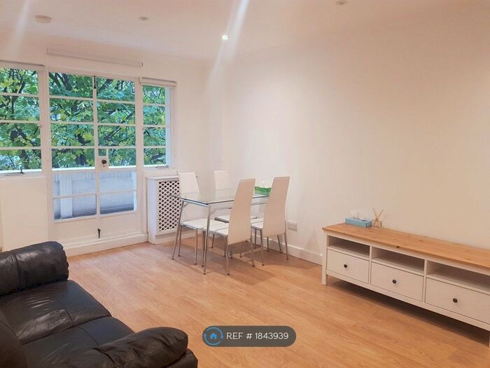 Studio To Rent In Broadwalk Court, London, W8
