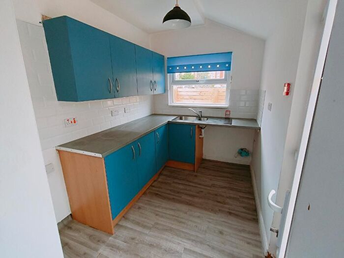 2 Bedroom Flat To Rent In Greenfield Road, Colwyn Bay, LL29