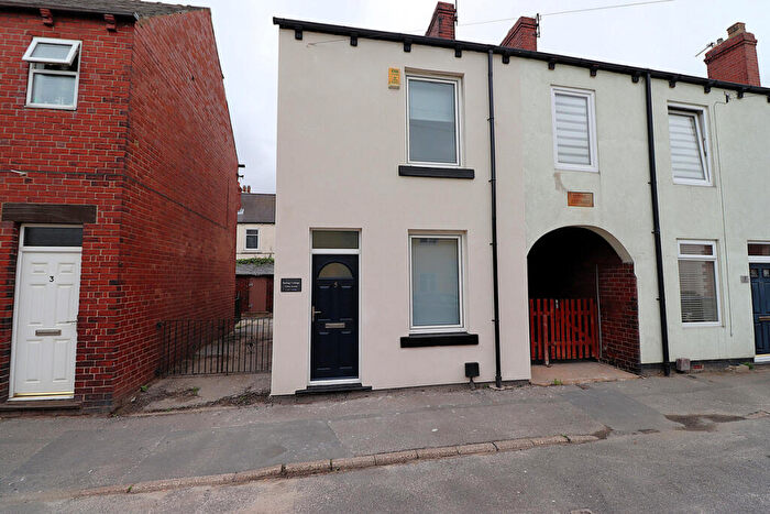 3 Bedroom Semi Detached House For Sale In Filey Avenue, Royston Barnsley, S71