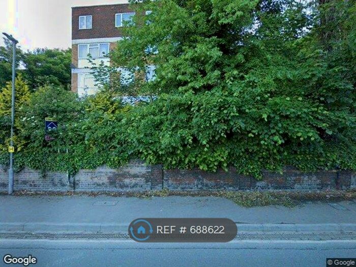 2 Bedroom Flat To Rent In Martindales, Luton, LU2