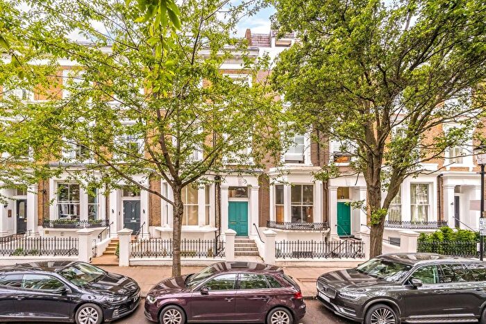 2 Bedroom Flat To Rent In Upper Addison Gardens, West Kensington, W14