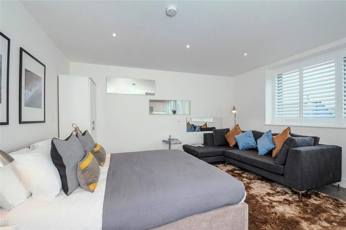 Studio To Rent In Blackburn Road, West Hampstead, London, NW6