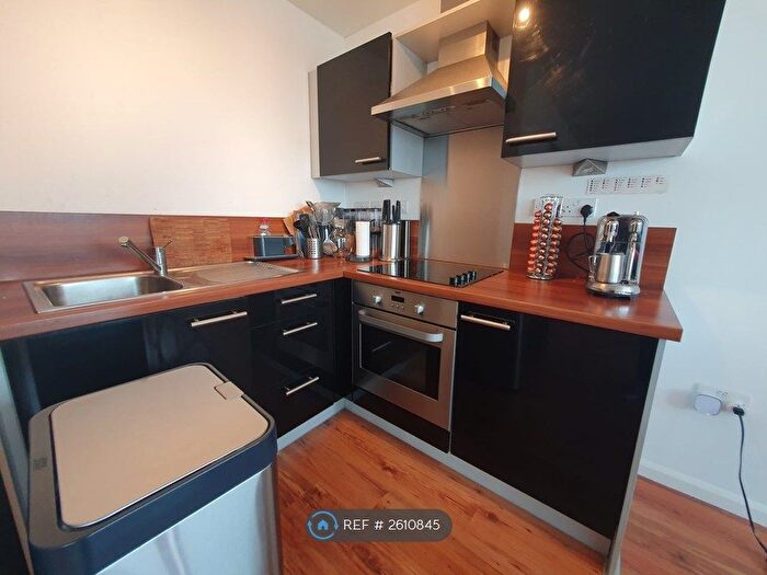 1 Bedroom Flat To Rent In Mann Island, Liverpool, L3