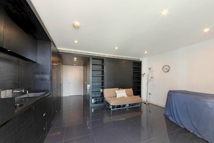 Studio To Rent In Pan Peninsula, Canary Wharf, E14