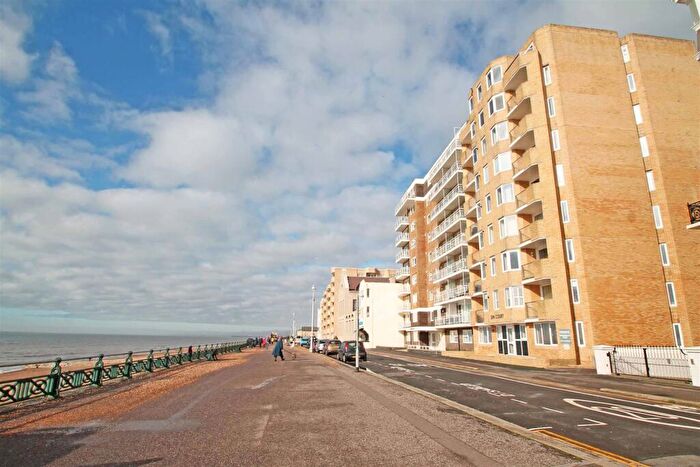 2 Bedroom Apartment For Sale In Spa Court, Kings Esplanade, Hove, BN3