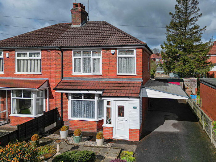 3 Bedroom Semi-Detached House For Sale In Phyllis Street, Rochdale, OL12