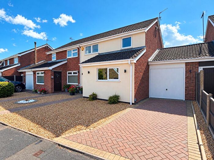 3 Bedroom Semi-Detached House For Sale In Pheasant Way, Yaxley, Peterborough, PE7