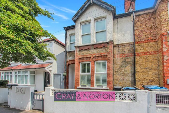 2 Bedroom Flat To Rent In Alexandra Road, East Croydon, CR0