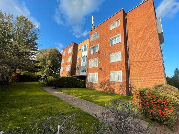 2 Bedroom Flat To Rent In Blackbird Hill, London, NW9