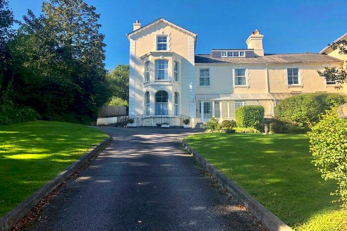 2 Bedroom Flat To Rent In Watts Road, Tavistock, PL19