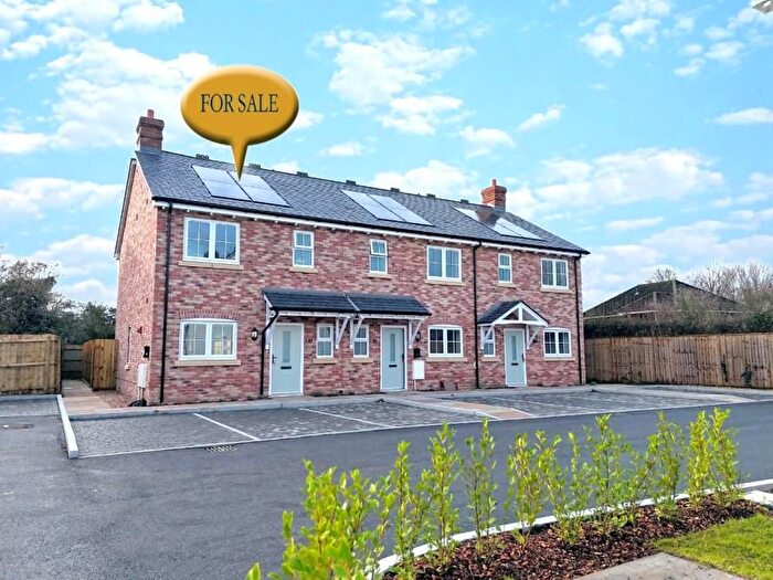 3 Bedroom End Terrace House For Sale In Churchill Gardens, Sturminster Marshall, BH21