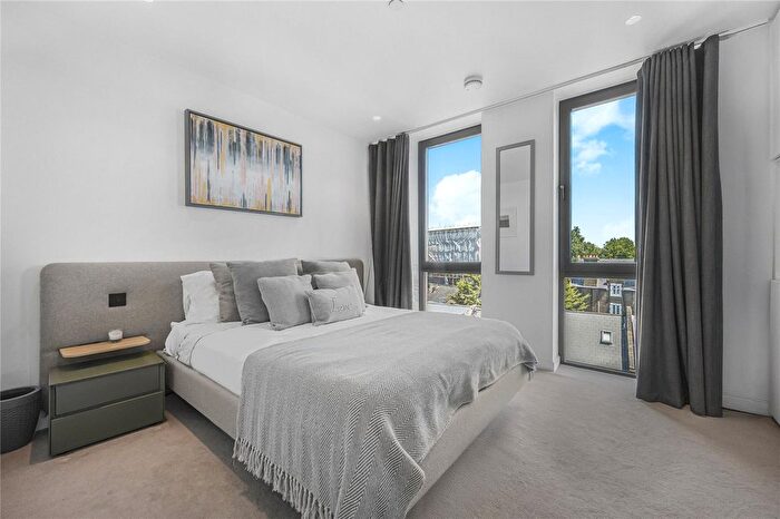 2 Bedroom Flat For Sale In Harrow Road, London, NW10