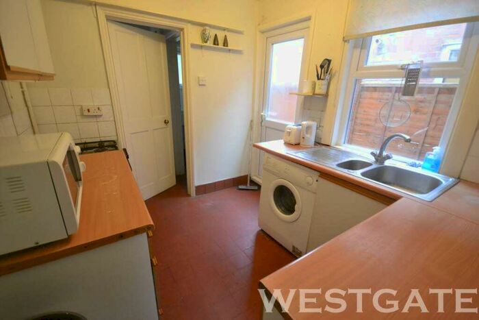 4 Bedroom Terraced House To Rent In Pitcroft Avenue, Reading, RG6