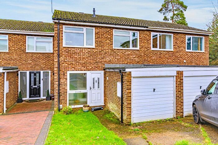 3 Bedroom Terraced House For Sale In Wren Close, Flitwick, Beds, MK45