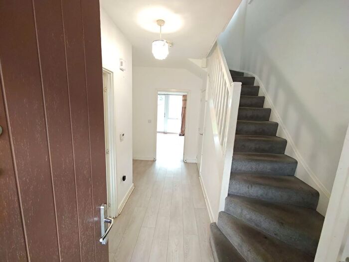 4 Bedroom End Of Terrace House To Rent In Marine Crescent, Hainault, Barkingside, Clayhall, Ig8