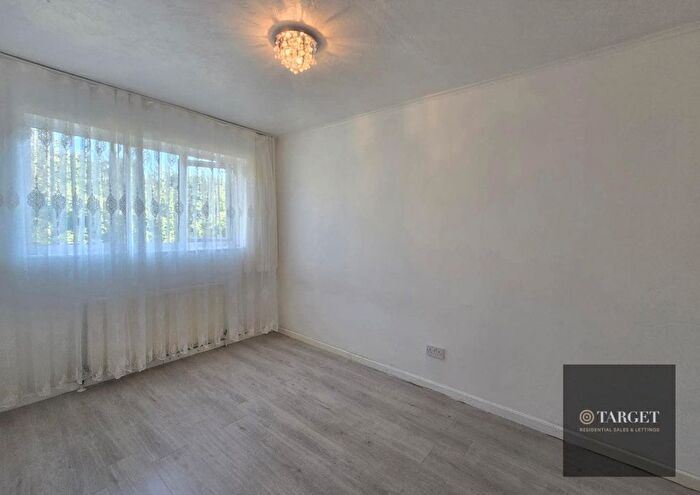 1 Bedroom Flat To Rent In Tysoe Avenue, EN3