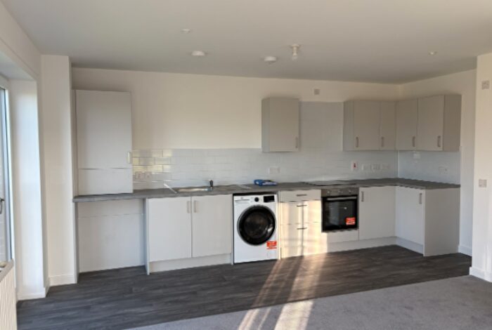 2 Bedroom Flat To Rent In Flat, Futures Court, EH21