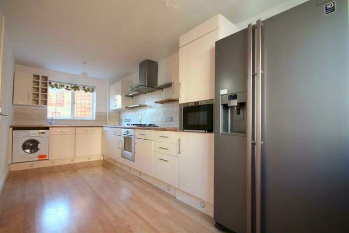 3 Bedroom Property To Rent In Hodges Close, Chafford Hundred, Grays, RM16