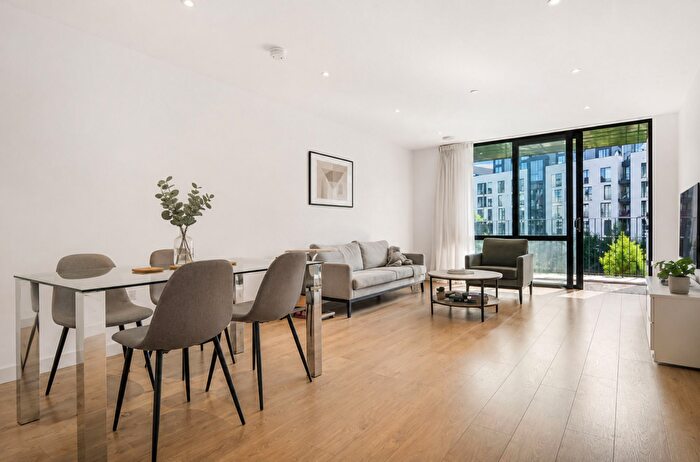 3 Bedroom Flat For Sale In New Garden Quarter, Queen Elizabeth Olympic Park, E15