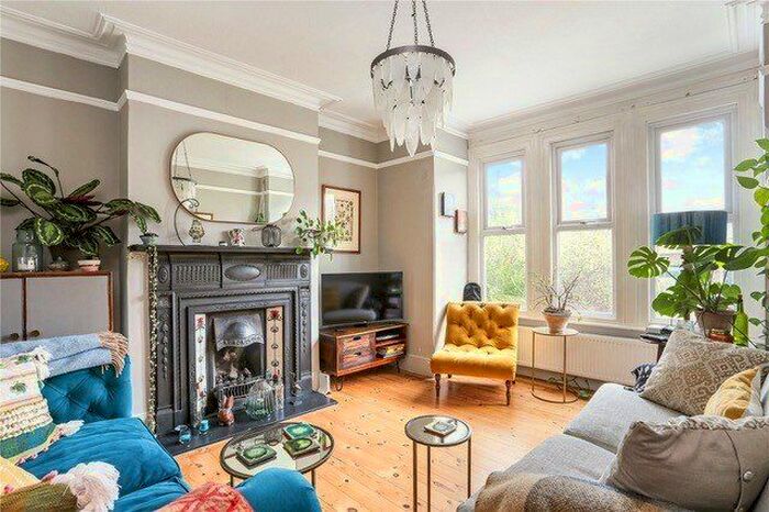 2 Bedroom Flat To Rent In Harborough Road, London, SW16