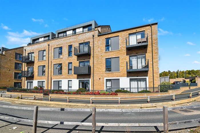 2 Bedroom Flat For Sale In Chestnut House, Little Stanion, NN18