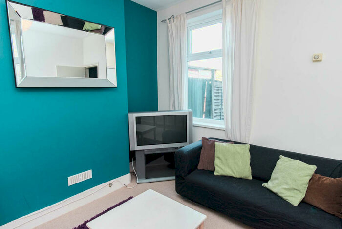 1 Bedroom House To Rent In Leslie Road, B16