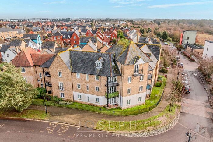 2 Bedroom Flat For Sale In Alnesbourn Crescent, Ipswich, IP3