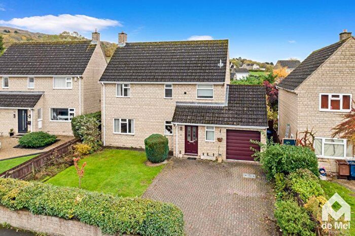4 Bedroom Detached House For Sale In Pottersfield Road, Woodmancote, GL52