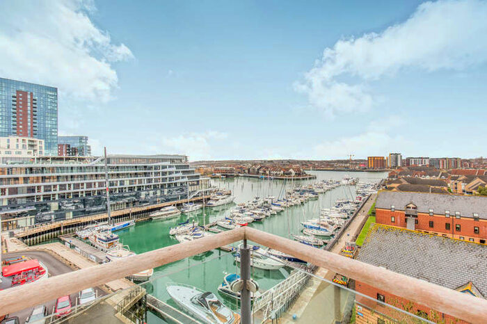 2 Bedroom Apartment To Rent In Sapphire Court, Ocean Village, Southampton, SO14