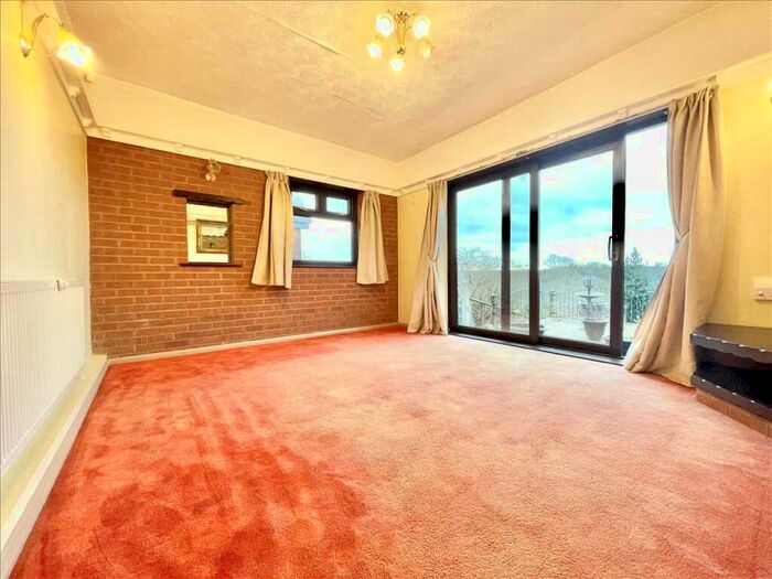 3 Bedroom Bungalow For Sale In Cedar Avenue, Kirkby In Ashfield, NG17