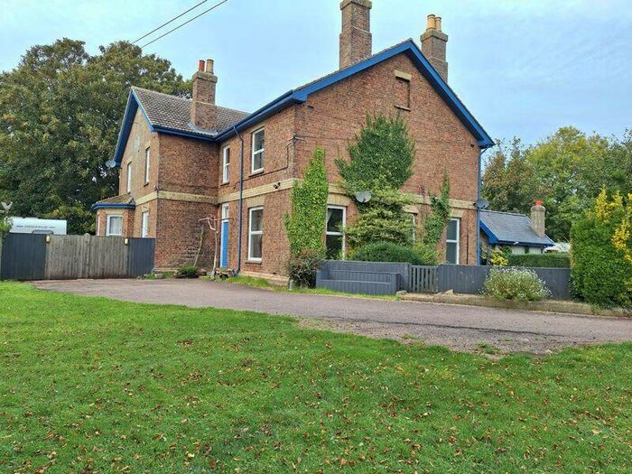 3 Bedroom Semi-Detached House To Rent In Sutton Bridge, PE12