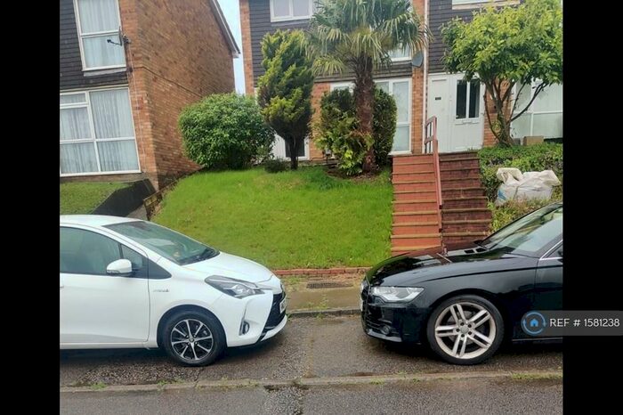 3 Bedroom End Of Terrace House To Rent In Buchanan Drive, Luton, LU2