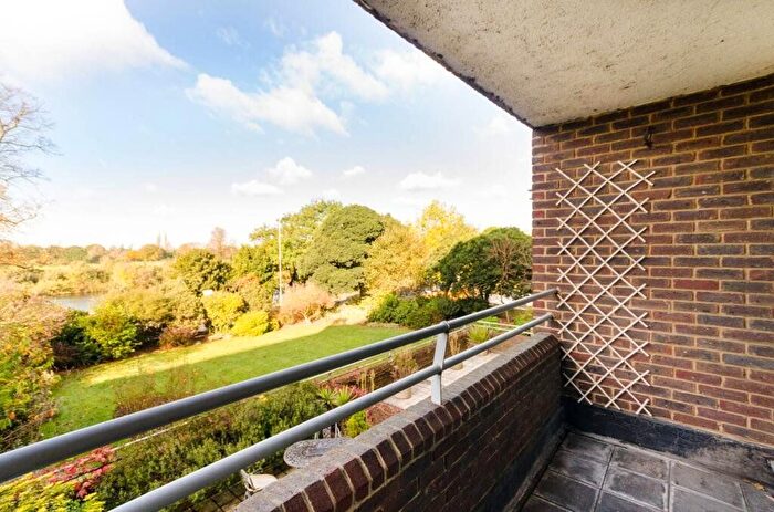 3 Bedroom Flat To Rent In Anglesea Road, Kingston Upon Thames, KT1