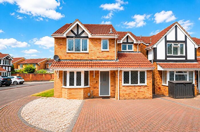 3 Bedroom Detached House For Sale In Sherwood Close, Hatch Warren, RG22