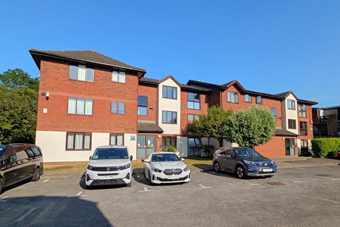 1 Bedroom Apartment To Rent In Addlestone, Surrey, KT15
