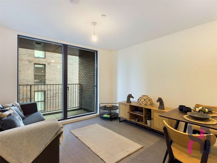 1 Bedroom Flat To Rent In The Landmark, Oldfield Road, Salford, M5