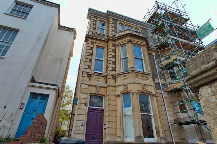 4 Bedroom Flat To Rent In West Park, Clifton, Bristol BS8