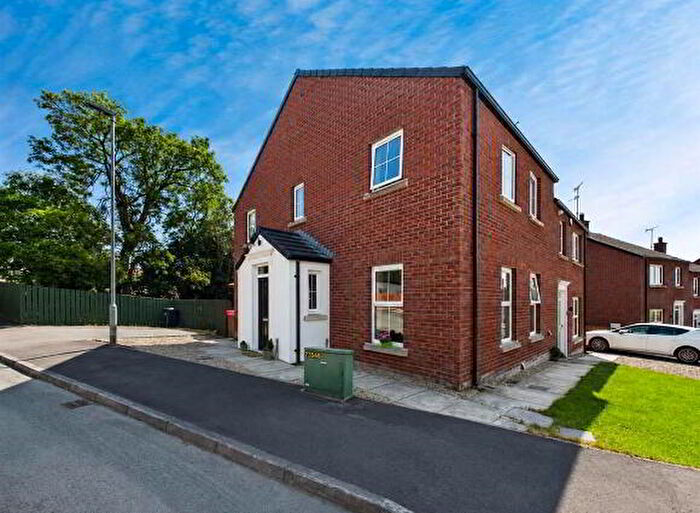 3 Bedroom Semi-Detached House For Sale In Coolnacran Park, Banbridge, BT32