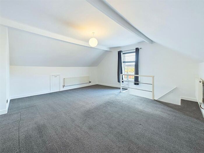 2 Bedroom Flat To Rent In A Chesterfield Road, Sheffield, S8