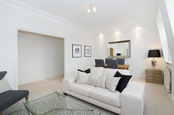 2 Bedroom Flat To Rent In Warwick Square, London, SW1V