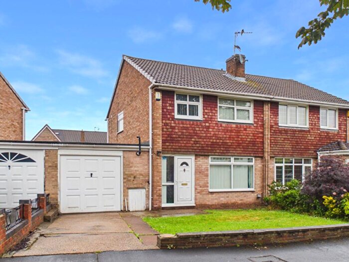 3 Bedroom Semi Detached House For Sale In Milford Drive, Nottingham, NG3