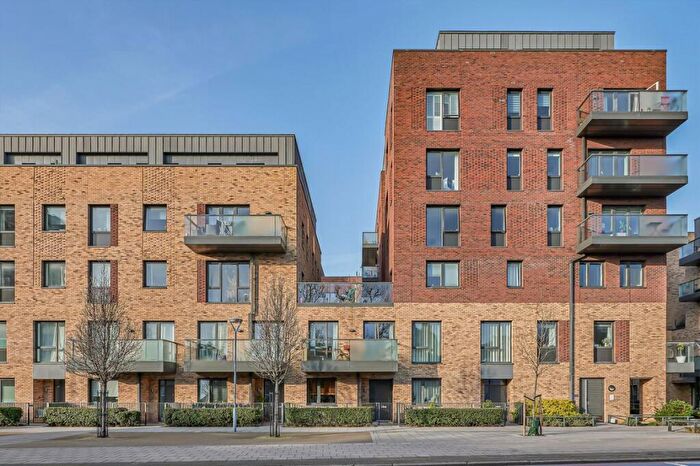 2 Bedroom Maisonette To Rent In Queens Road, Peckham, SE15