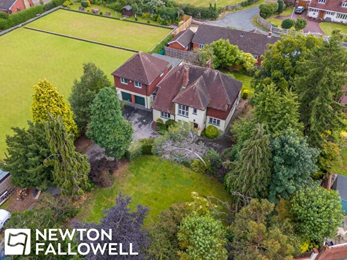 5 Bedroom Detached House For Sale In Hallcroft Road, Retford, DN22