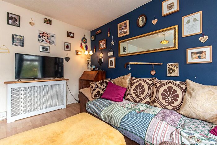 2 Bedroom Maisonette For Sale In Campbell Close, Uckfield, TN22