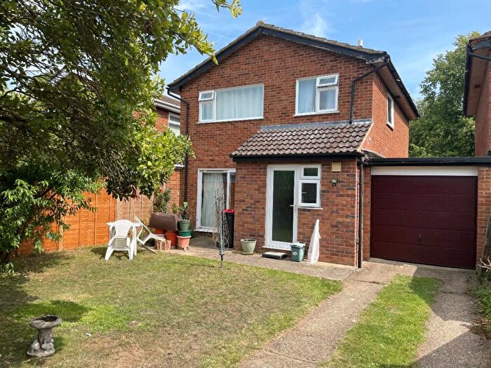 3 Bedroom Detached House For Sale In Richmond Way, Newport Pagnell, MK16